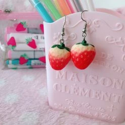 Aliexpress NEW Kawaii Realistic Strawberry Drop Earrings