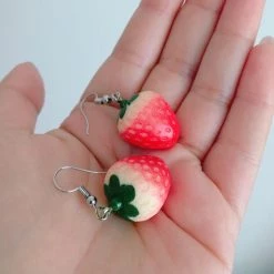 Aliexpress NEW Kawaii Realistic Strawberry Drop Earrings