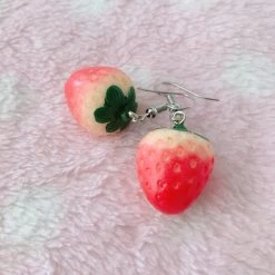 Aliexpress NEW Kawaii Realistic Strawberry Drop Earrings